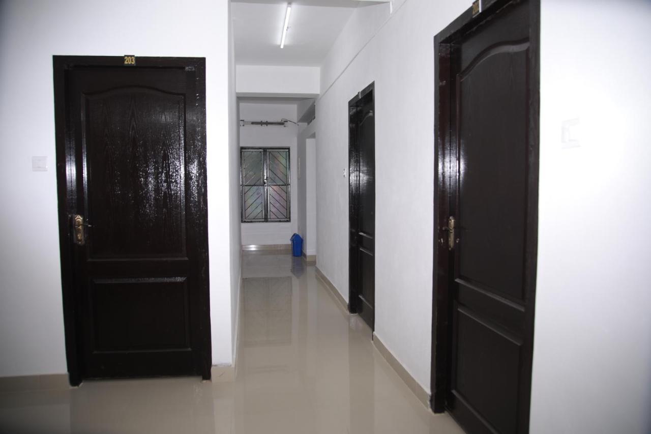 Meghna Residency Hotel Thiruvananthapuram Ngoại thất bức ảnh