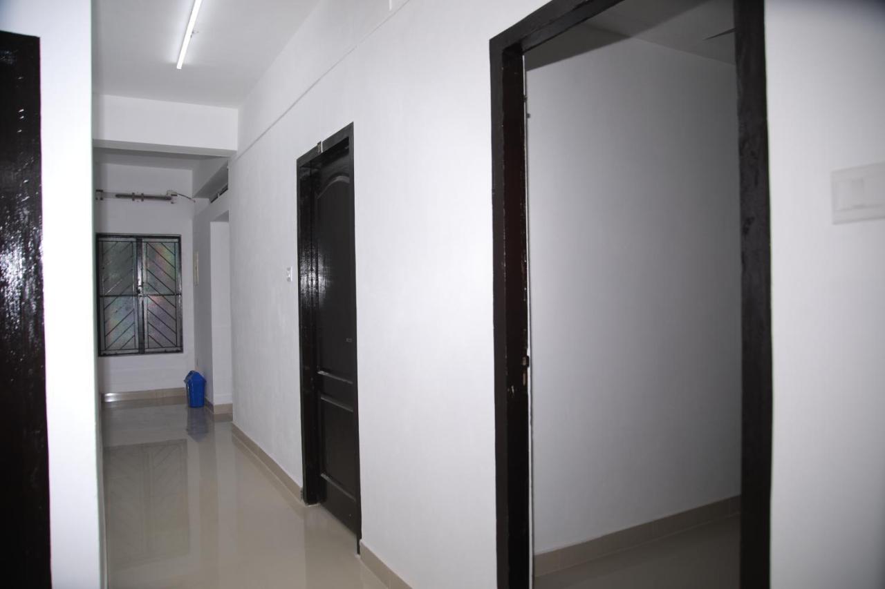 Meghna Residency Hotel Thiruvananthapuram Ngoại thất bức ảnh