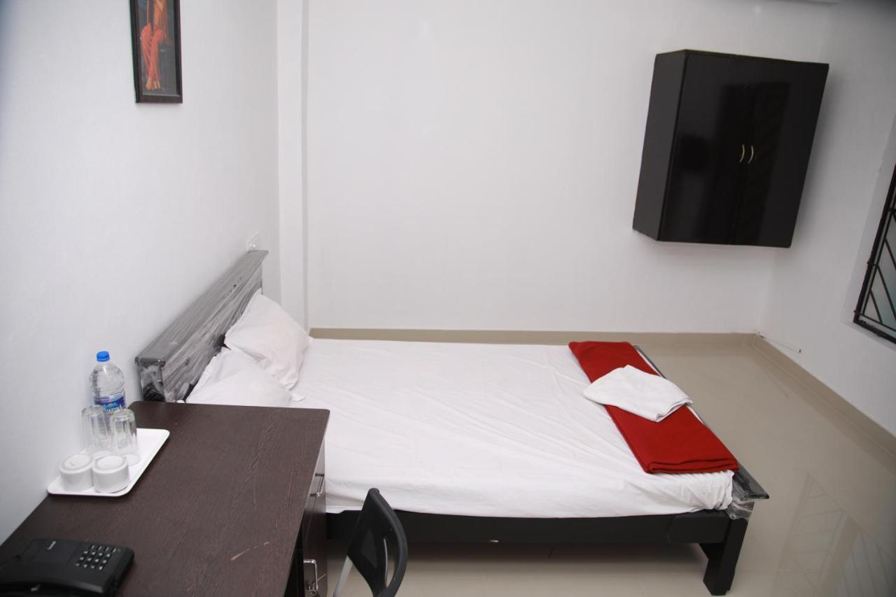 Meghna Residency Hotel Thiruvananthapuram Ngoại thất bức ảnh