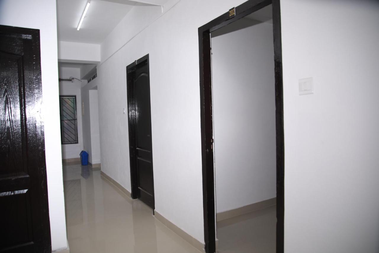 Meghna Residency Hotel Thiruvananthapuram Ngoại thất bức ảnh