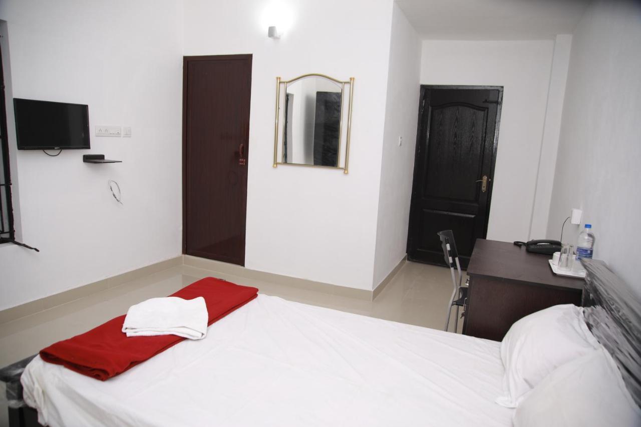 Meghna Residency Hotel Thiruvananthapuram Ngoại thất bức ảnh