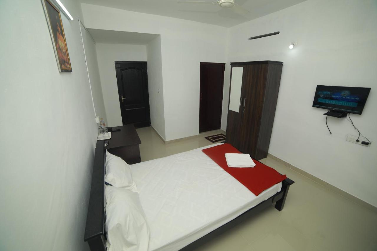 Meghna Residency Hotel Thiruvananthapuram Ngoại thất bức ảnh