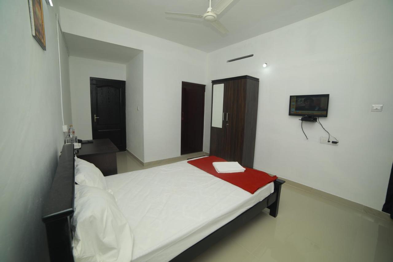 Meghna Residency Hotel Thiruvananthapuram Ngoại thất bức ảnh