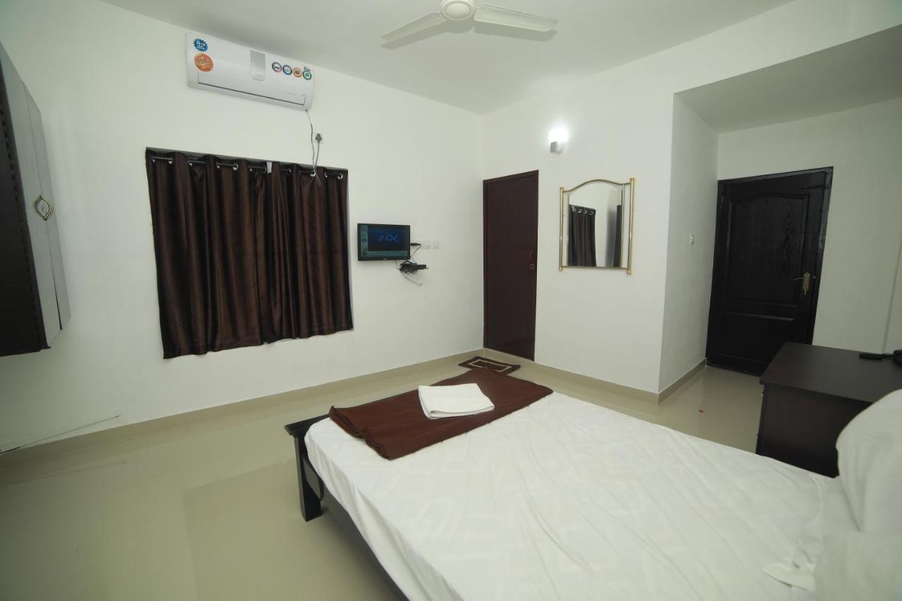Meghna Residency Hotel Thiruvananthapuram Ngoại thất bức ảnh