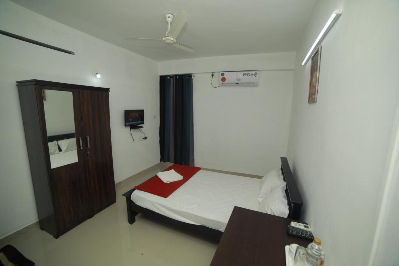 Meghna Residency Hotel Thiruvananthapuram Ngoại thất bức ảnh
