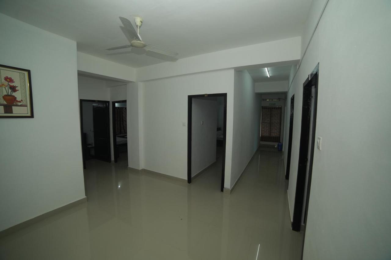 Meghna Residency Hotel Thiruvananthapuram Ngoại thất bức ảnh