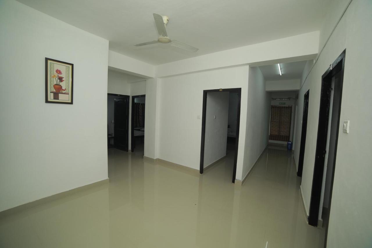 Meghna Residency Hotel Thiruvananthapuram Ngoại thất bức ảnh