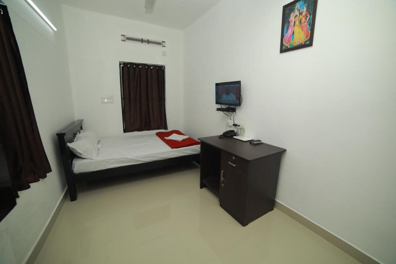 Meghna Residency Hotel Thiruvananthapuram Ngoại thất bức ảnh