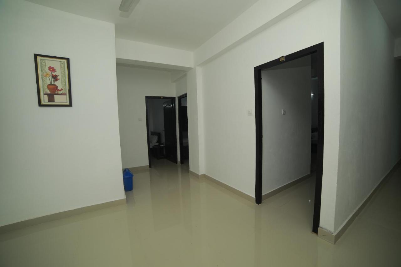 Meghna Residency Hotel Thiruvananthapuram Ngoại thất bức ảnh