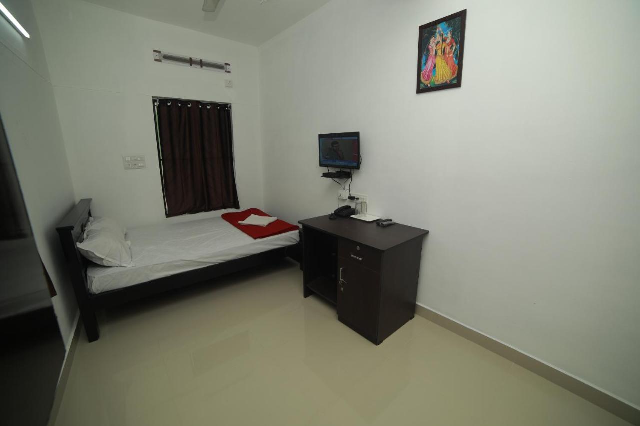 Meghna Residency Hotel Thiruvananthapuram Ngoại thất bức ảnh