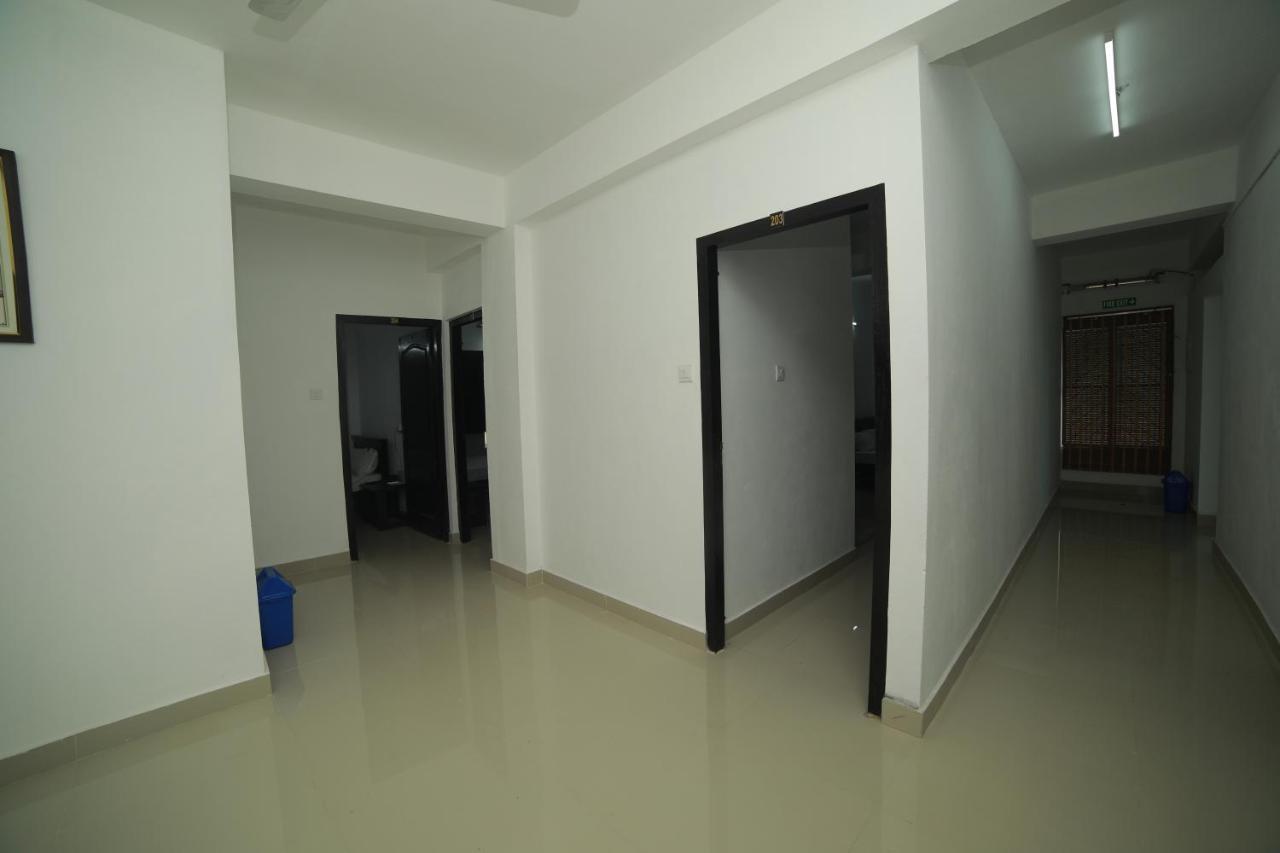 Meghna Residency Hotel Thiruvananthapuram Ngoại thất bức ảnh