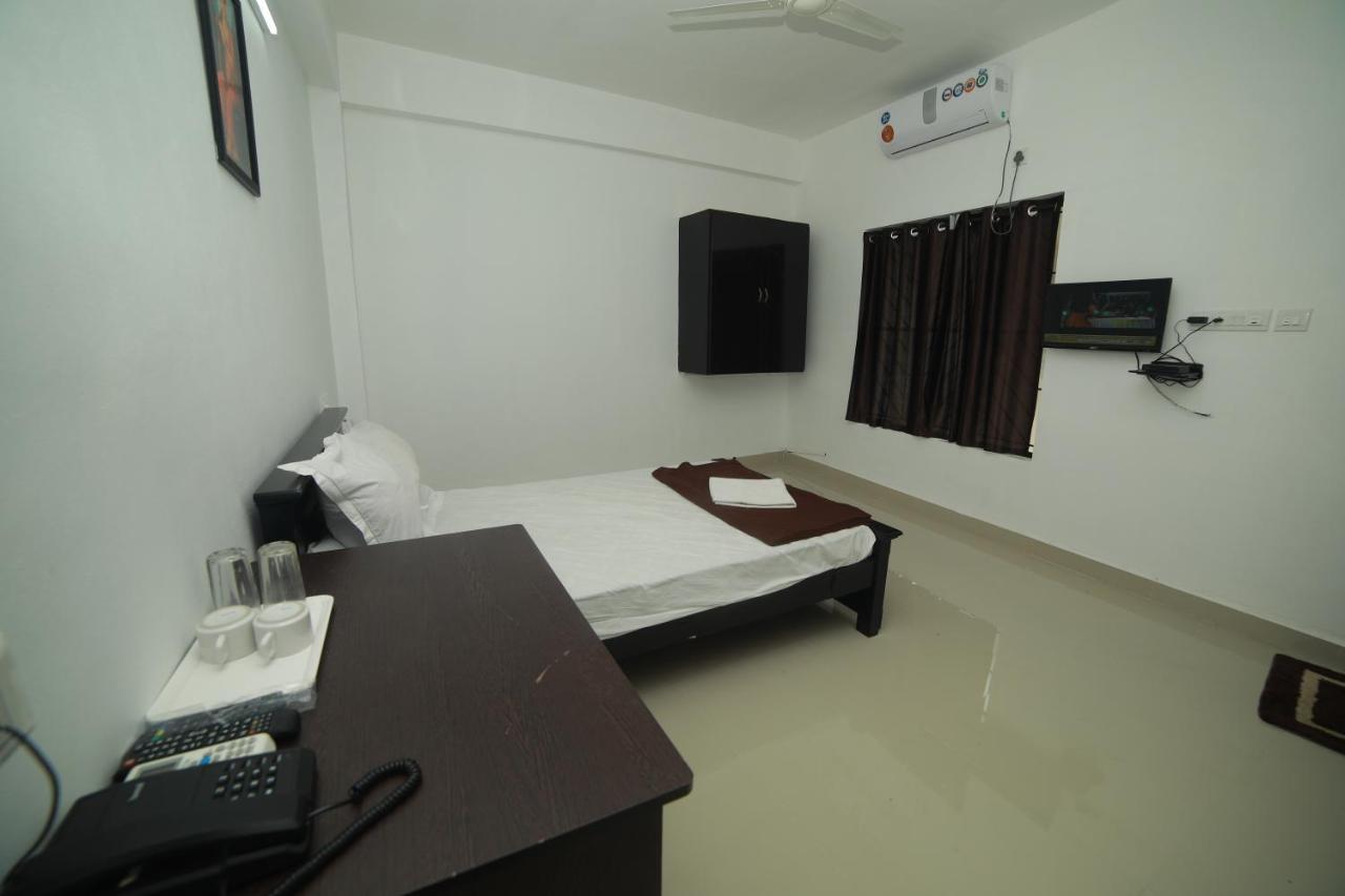 Meghna Residency Hotel Thiruvananthapuram Ngoại thất bức ảnh