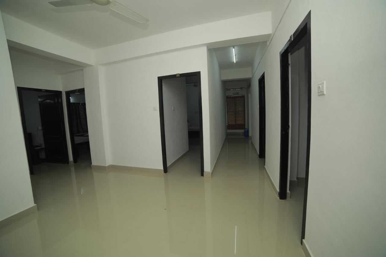 Meghna Residency Hotel Thiruvananthapuram Ngoại thất bức ảnh