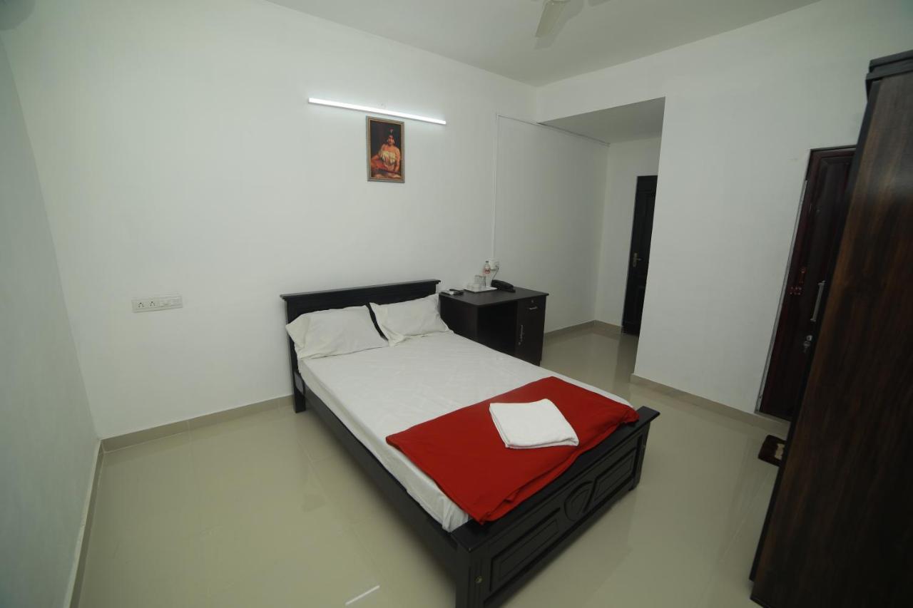 Meghna Residency Hotel Thiruvananthapuram Ngoại thất bức ảnh