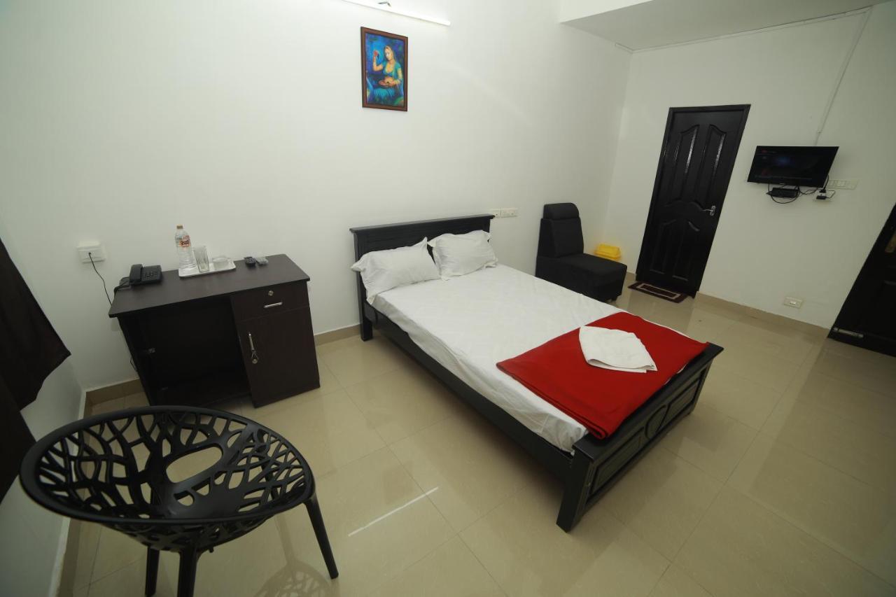 Meghna Residency Hotel Thiruvananthapuram Ngoại thất bức ảnh