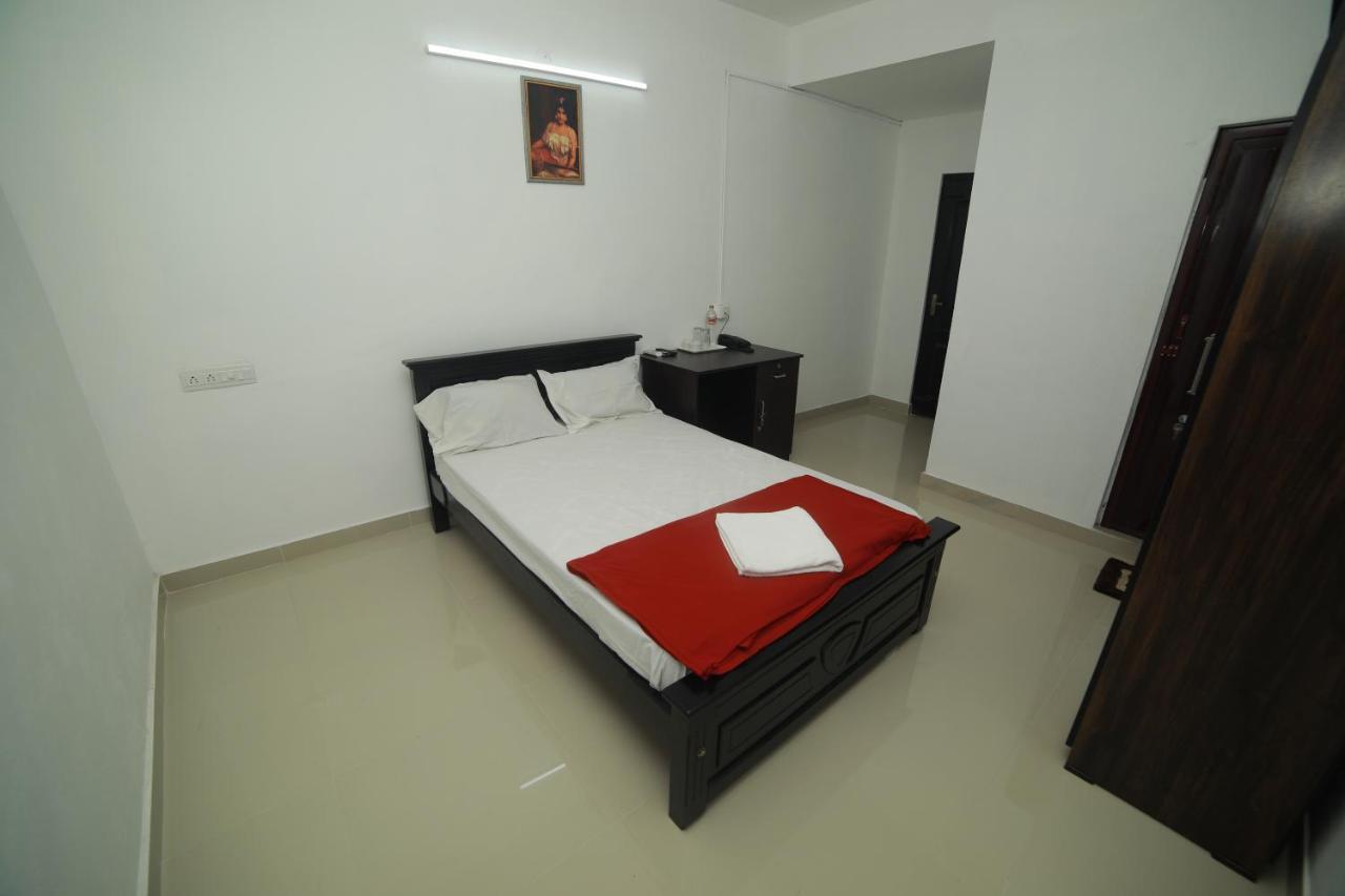 Meghna Residency Hotel Thiruvananthapuram Ngoại thất bức ảnh